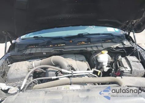 2019 Ram 1500 Classic Warlock 4X4 6'4 Box из США, поврежденный, VIN 1C6RR7GT5KS737117